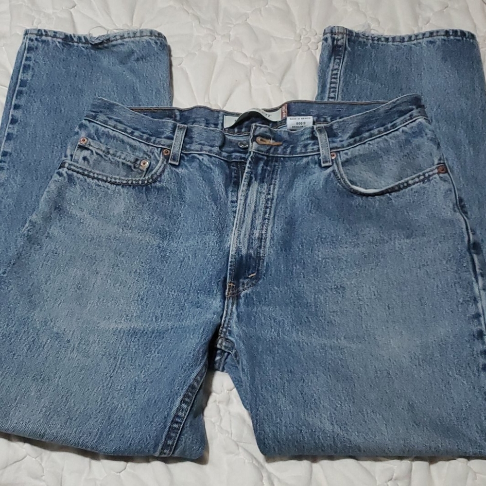 Distressed Levi's 505 - Picture 6 of 8